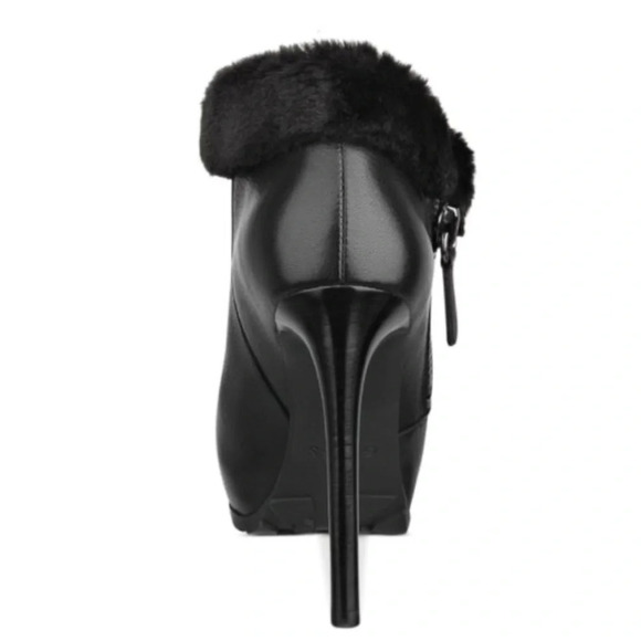 Guess IVORIE Black Leather Faux Fur Trim Booties Women’s Size 9 - Picture 3 of 16